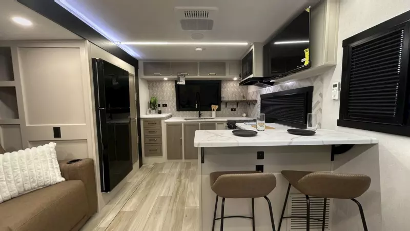 Heritage Glen Travel Trailers Main Room
